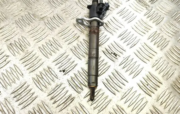 Volvo S60 Fuel injector 31303238 100702 B445141