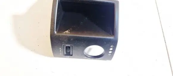 Glove box