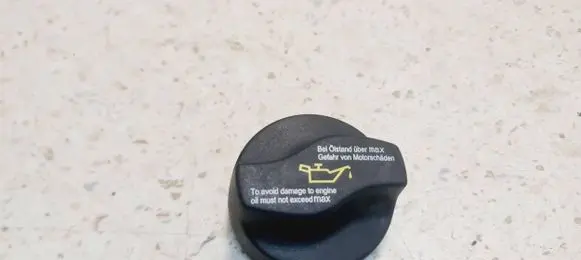 Mercedes-Benz A W169 Oil filler cap A0000100385