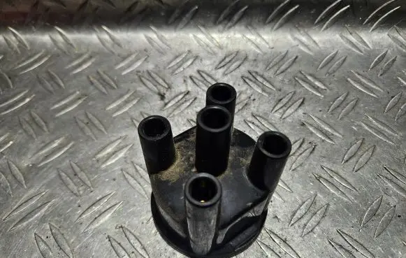 Volkswagen PASSAT B3 Spark distributor cap 