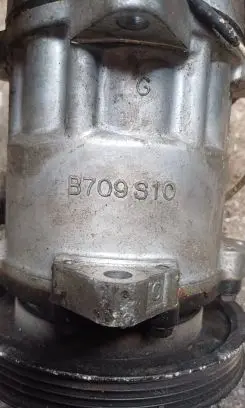 Renault Laguna I Air conditioning (A/C) compressor (pump) B709S10