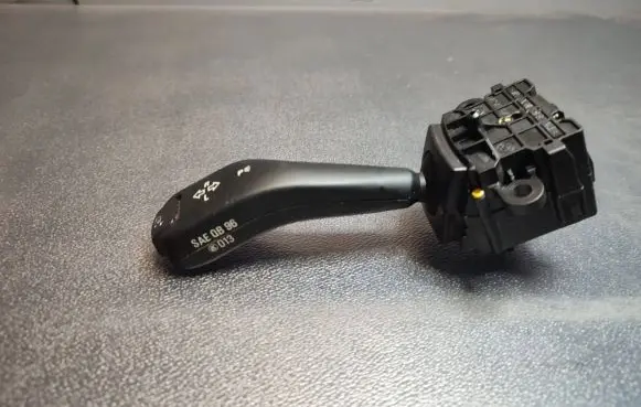 BMW X3 E83 Indicator stalk 363668 01104010
