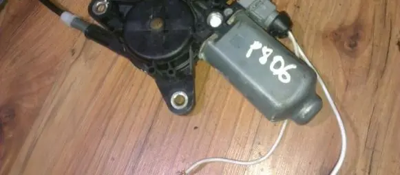 Peugeot 806 Front door window regulator motor