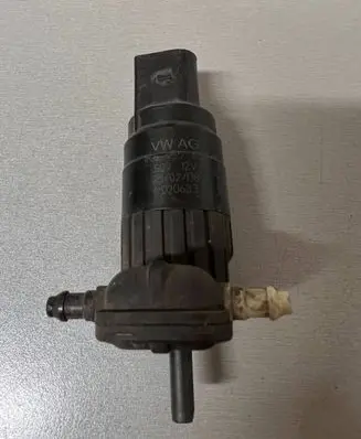 Volkswagen PASSAT B7 Windscreen/windshield washer pump 1K6955651 6920633 230708
