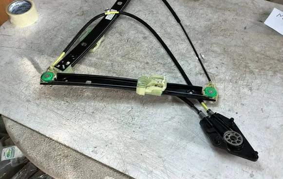 Audi A1 Front door electric window regulator 8X4837462A