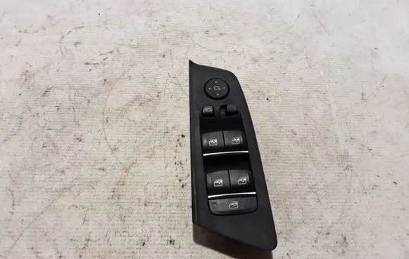 BMW 5 G30 G31 Electric window control switch 6832729