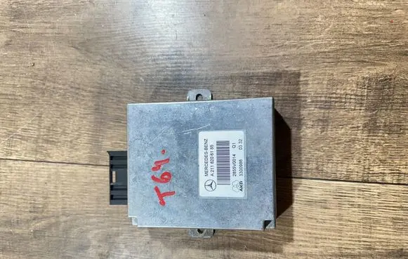 Mercedes-Benz E W211 Phone control unit/module A2118206185 3300986 2855V0014