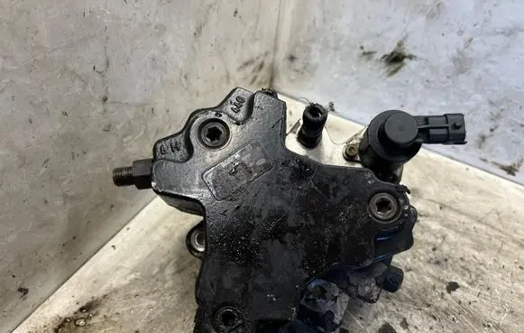 Hyundai Sonata Fuel injection high pressure pump 3310027400