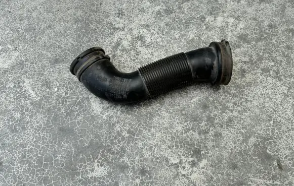 Brake vacuum hose/pipe