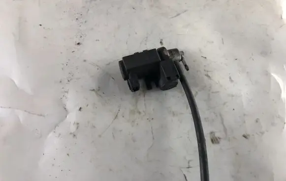 KIA Sorento Turbo solenoid valve 04T231