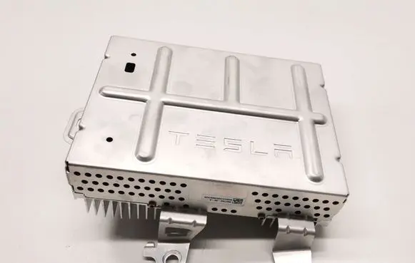 Tesla Model Y Sound amplifier 1507152-00-A