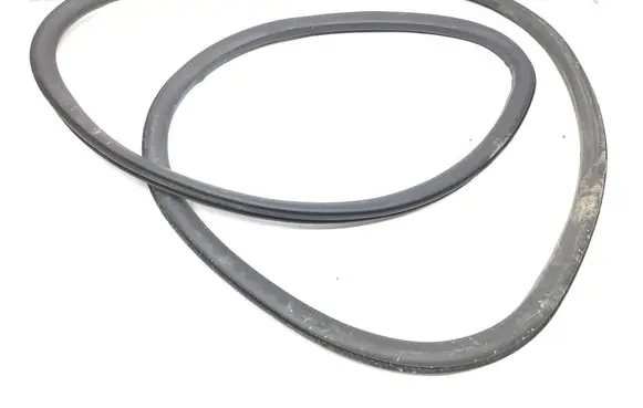 Alfa Romeo Stelvio Front door rubber seal 