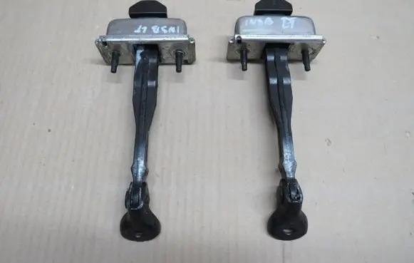 Opel Insignia B Rear door check strap stopper 39089088