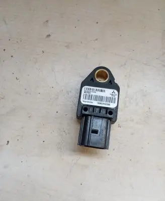 Mitsubishi Outlander Airbag deployment crash/impact sensor 8651A001