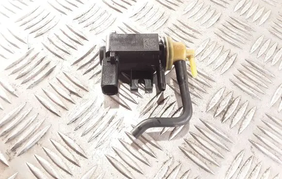 Skoda Yeti (5L) Turbo solenoid valve 1K0906627B