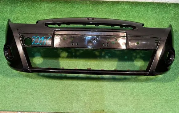 Renault Clio III Front bumper 8200799930
