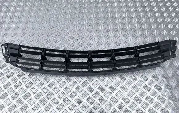 Ford Mondeo Mk III Front bumper lower grill 1255421 1344321 1347811