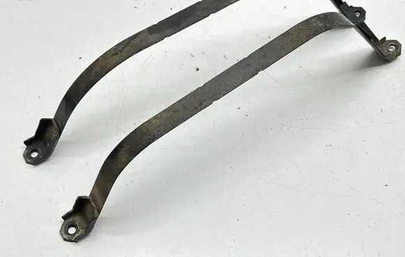 Nissan Note (E12) Fuel tank mounting bracket 