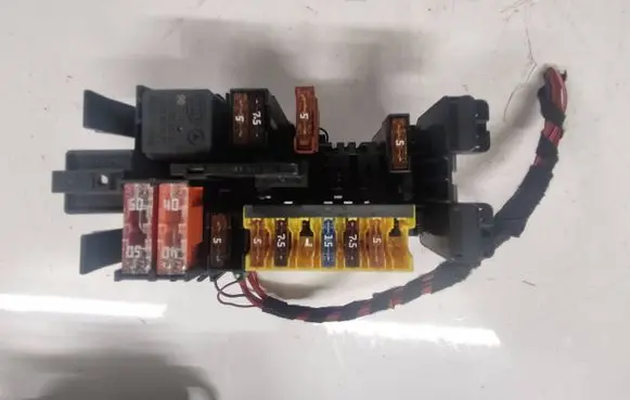 Mercedes-Benz C W205 Fuse box set A2059067200 19261000002 1637055395