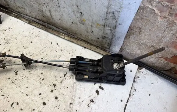 Volkswagen Sharan Gear shifter/selector 7M0711072A