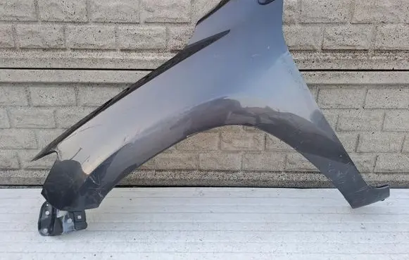 Toyota RAV 4 (XA40) Fender LPTOYRAV4LIFT