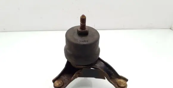 Lexus RX 300 Engine mount bracket 