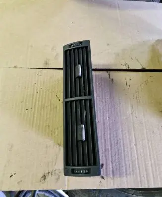 Audi A4 S4 B7 8E 8H Dash center air vent grill 8E0827951H