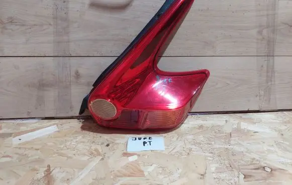 Nissan Juke I F15 Rear/tail lights