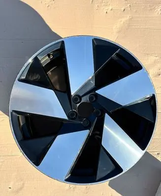 Volvo XC40 R20 alloy rim 