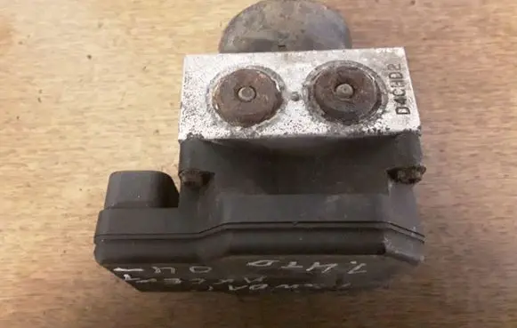 Hyundai Accent ABS Pump 0295625000 5WY7209A 5891025402