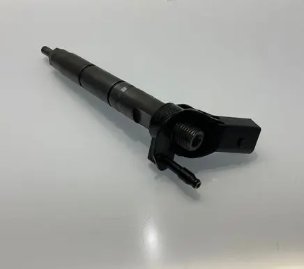 Mercedes-Benz E W211 Fuel injector A6420700587 6420700587