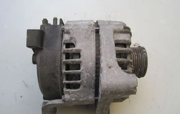 BMW X3 E83 Generator/alternator 8570672