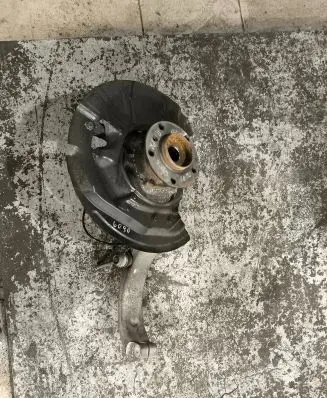 BMW X5 E70 Front wheel hub 6773784 16193510R SW12ERLAND