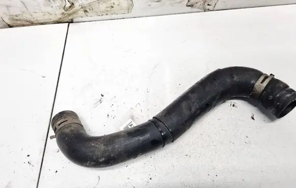 Engine coolant pipe/hose