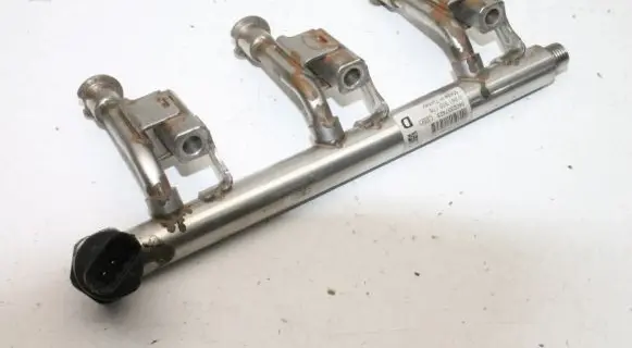 Ford Ecosport Fuel main line pipe CM5G9H487HD
