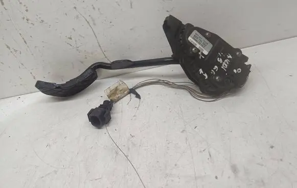 Volkswagen PASSAT B5 Accelerator throttle pedal 6PV00777009