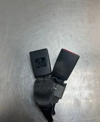 Volkswagen Jetta V Middle seatbelt buckle (rear) 5C6857739