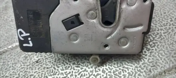 Opel Zafira A Front door lock