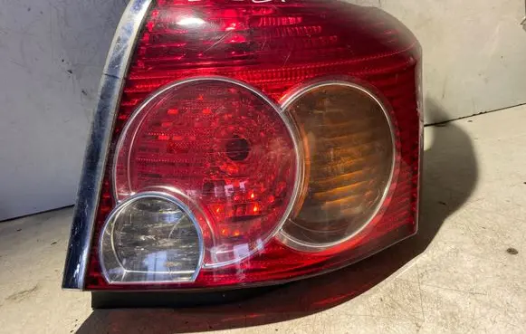 Toyota Avensis T250 Rear/tail lights 89028786