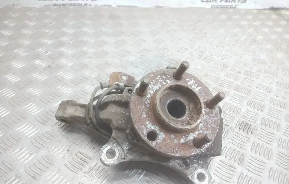 Chrysler Grand Voyager IV Front wheel hub spindle knuckle