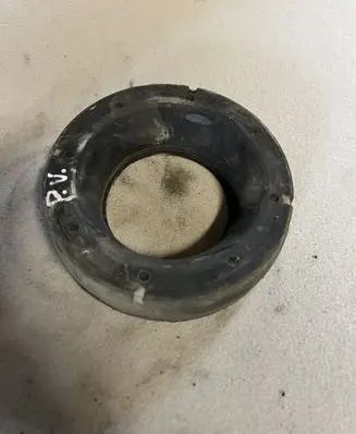 Jeep Grand Cherokee (WJ) Front coil spring rubber mount 