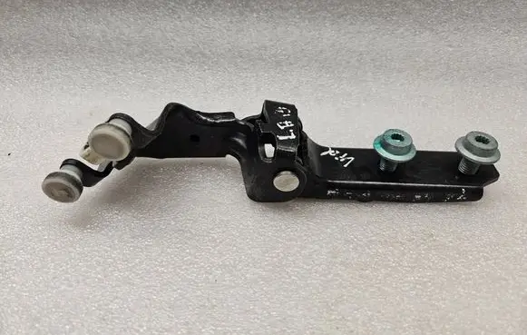 Volkswagen Transporter - Caravelle T5 Sliding door middle roller runner 7H0843336A