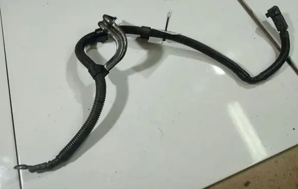 Toyota Yaris Positive cable (battery) 