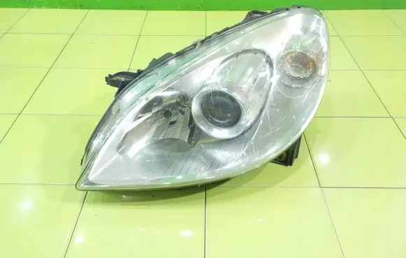Mercedes-Benz B W245 Headlight/headlamp 0301220601