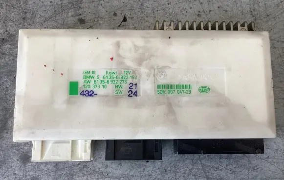 BMW 5 E39 Comfort/convenience module 6922152 5DK00704729 6922273