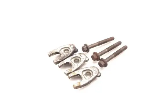 Nissan Juke I F15 Fuel Injector clamp holder 
