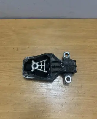 Mercedes-Benz B W246 W242 Gearbox mount A246240120