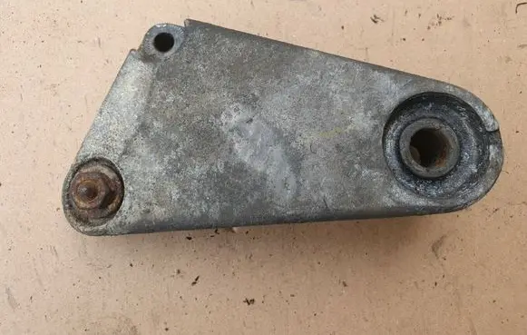 Volkswagen Golf II Generator/alternator belt tensioner 037145283A