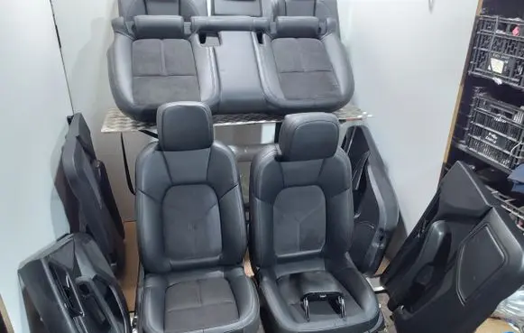 Porsche Macan (95B) Seat and door cards trim set 