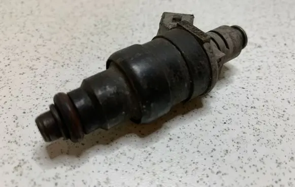 Audi A4 S4 B5 8D Fuel injector 07813355IN 07813355 308L